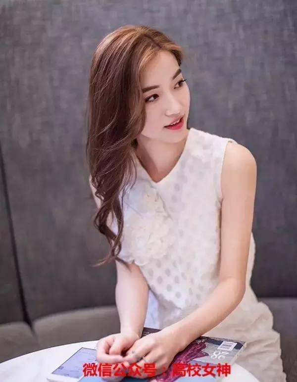 星海學(xué)院女神何燁彌，集顏值與氣質(zhì)于一身，簡直完美！