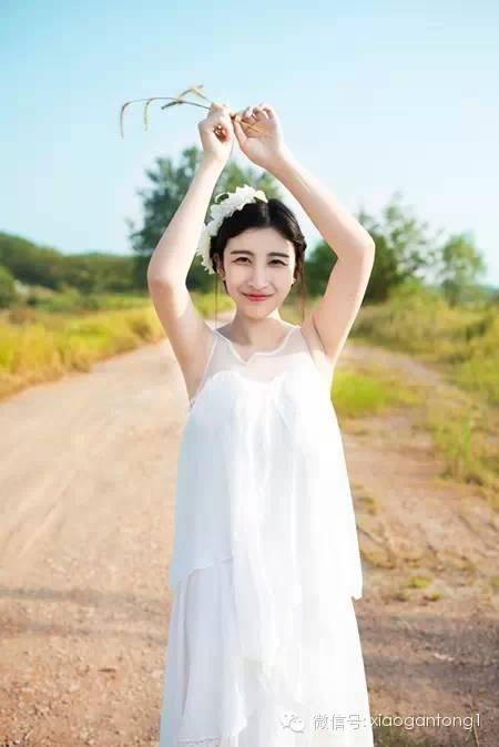 95后歐美森系風(fēng)爆棚女孩——?jiǎng)⒂瓿? onerror=