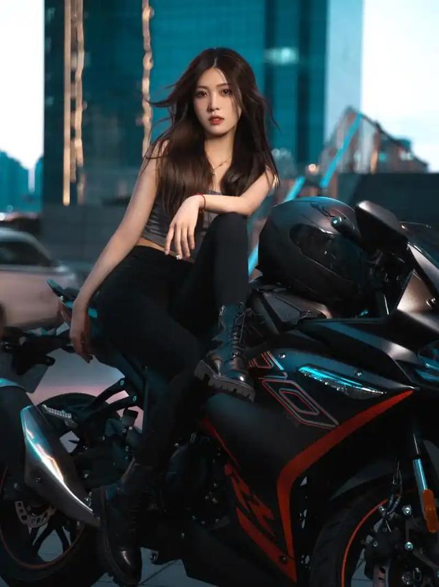 19歲機(jī)車女網(wǎng)紅去世，目擊者曝光細(xì)節(jié)，現(xiàn)場(chǎng)慘烈，喜歡穿絲襪飆車