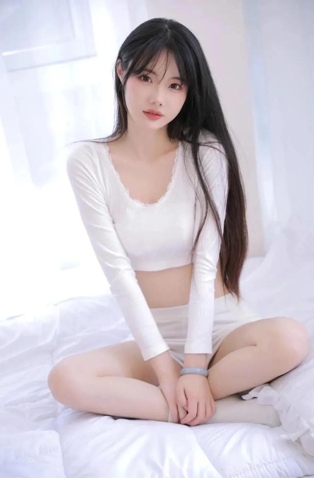 美女寫真：純欲，牛奶肌少女～