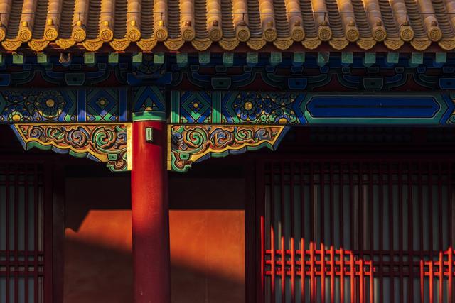 小說：皇帝竟是女兒身，偷偷養(yǎng)了小太監(jiān)在身邊，專門用來練功