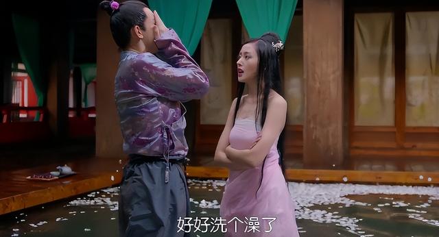 同樣是“美人出浴”，有的清純嫵媚惹人憐，剩下的只想摁水里