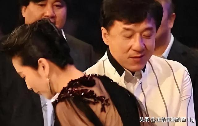 被成龍“泡過”的3位女星，個(gè)個(gè)人間絕色，是玩玩而已還是真愛？