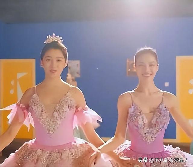 趙麗穎的副乳，楊冪的扁屁股，鞠婧祎的腿，女明星的身材也很真實