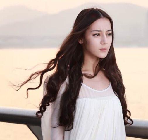 娛樂(lè)圈哪個(gè)女星中分最美？來(lái)來(lái)來(lái)大家評(píng)一評(píng)，是她是她還是她~