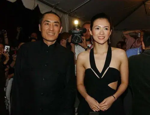 “土妹”陳婷：18歲跟了張藝謀，無(wú)名無(wú)分伺候11年，現(xiàn)終于成贏家