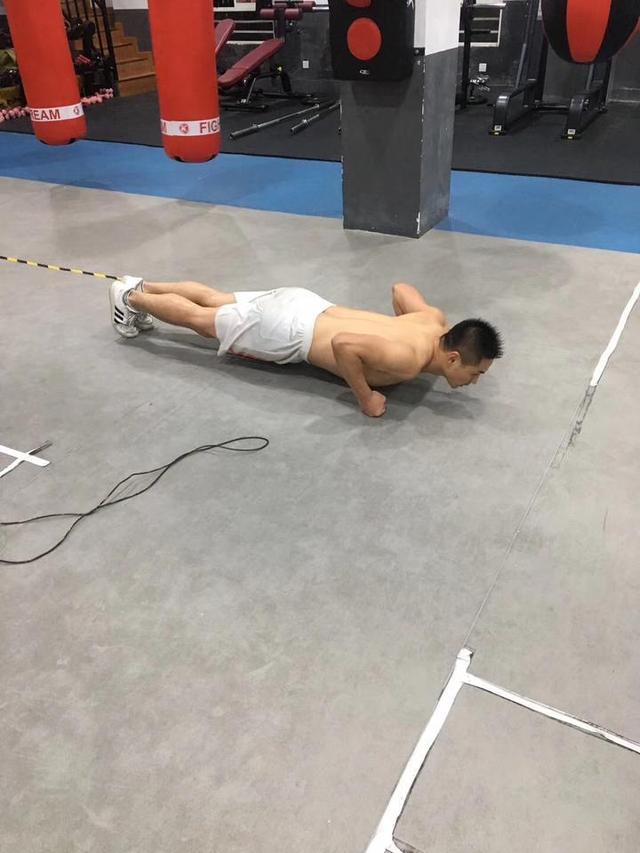 杭州、衢州拳擊賽雙冠軍，拿下獎(jiǎng)牌的43歲麻醉醫(yī)生最想做這件事……