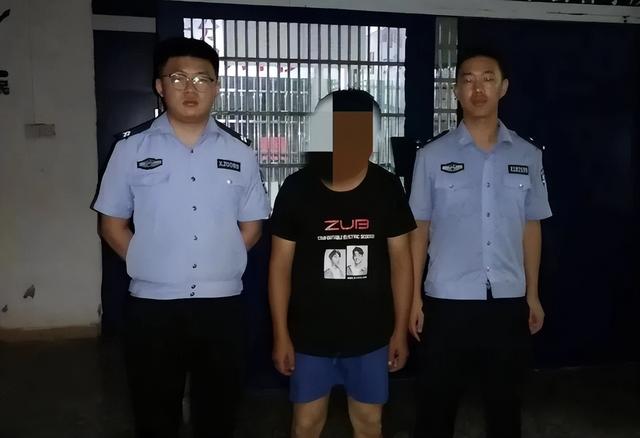 變態(tài)！女子逛街被要求脫下絲襪，網(wǎng)友：受害者不止女性！