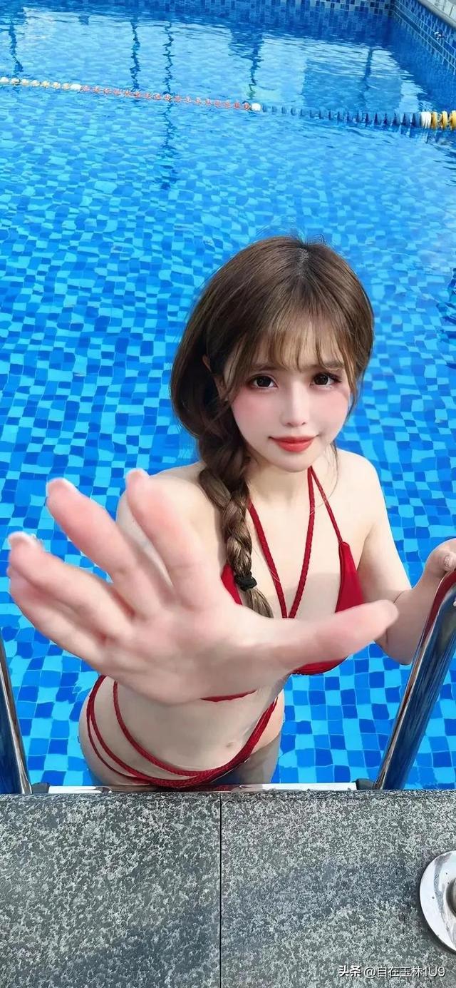 沙灘美女‖性感內(nèi)衣秀