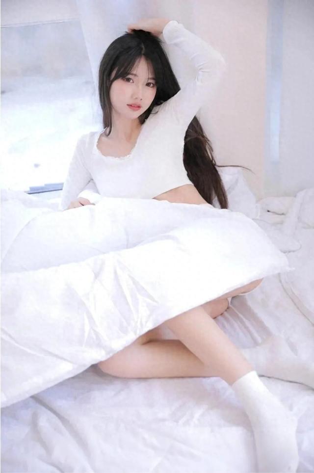 美女寫真：純欲，牛奶肌少女～