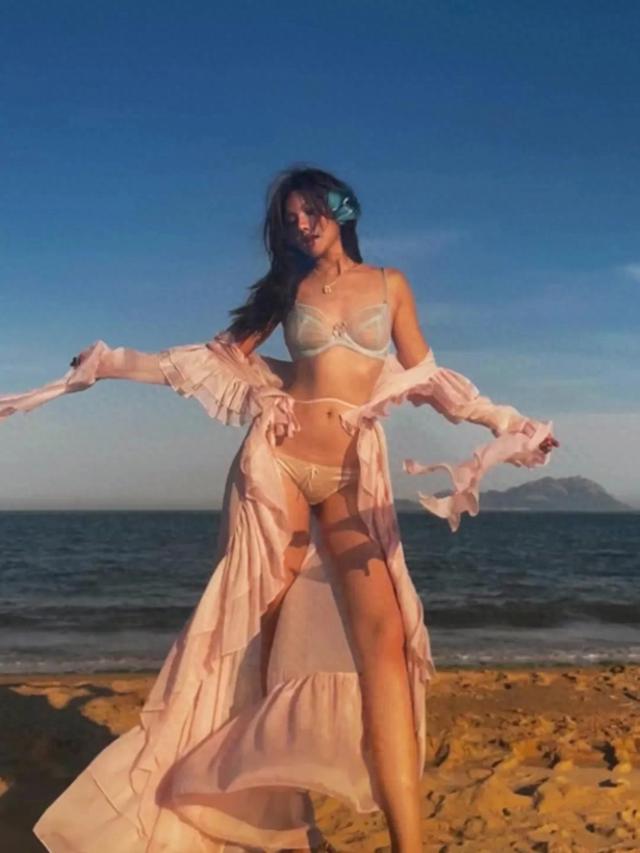誰能抵擋？性感泳裝女神的火辣寫真大賞！