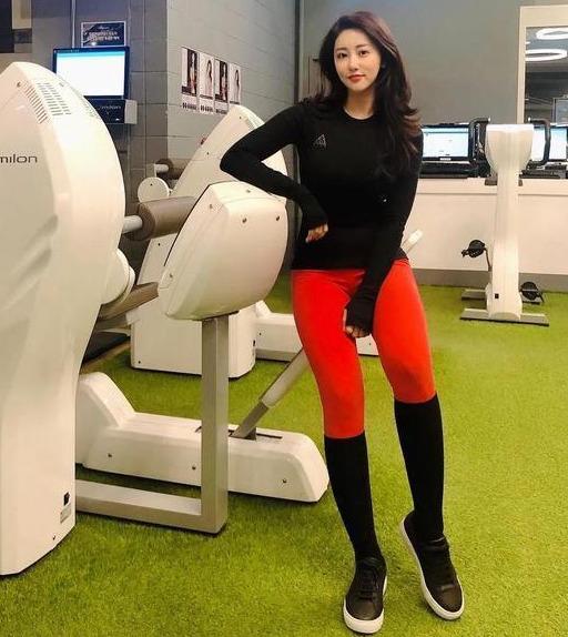 韓國最美健身教練，從胖子練成S型性感身材，對學(xué)員也同樣負(fù)責(zé)