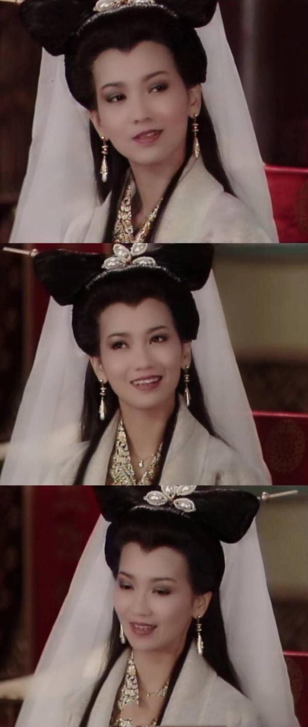 白娘子變成人形，鞠婧祎穿了衣服，黃圣依身披鱗片，只有她最貼近