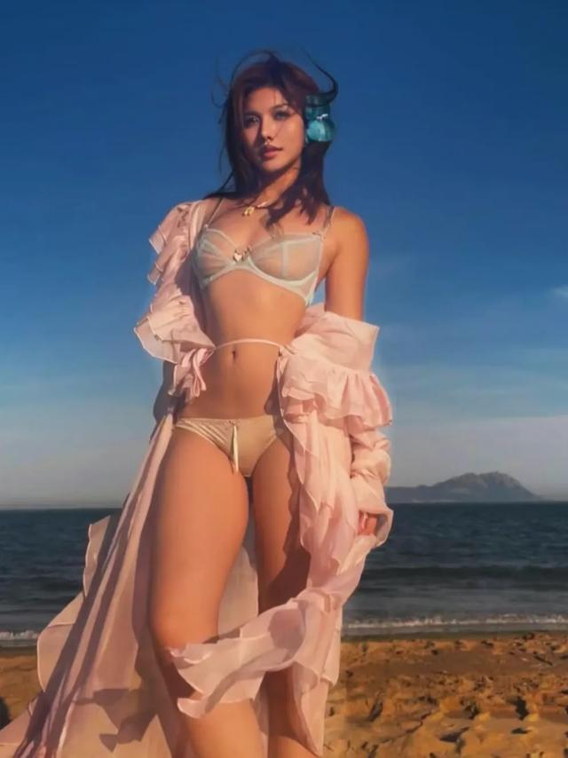 誰能抵擋？性感泳裝女神的火辣寫真大賞！