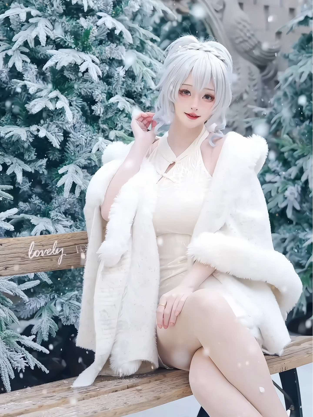 美女coser，雪地里光著大長(zhǎng)腿，為了出片不要命啦！沒苦硬吃？