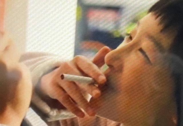 盤點娛樂圈抽煙最上鏡的女明星，最后一位你想不到
