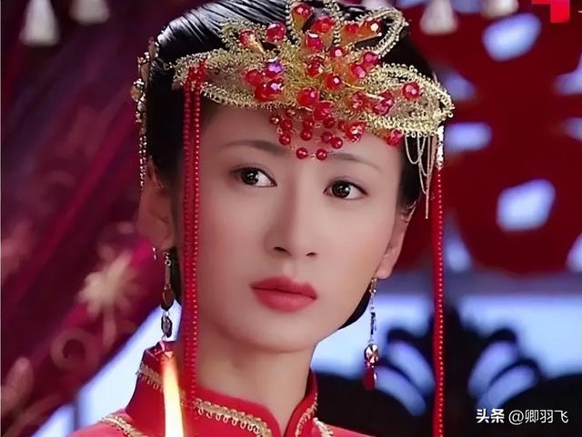 天生“狐貍眼”的4位女星，個(gè)個(gè)嫵媚靈動(dòng)，都是絕色美女
