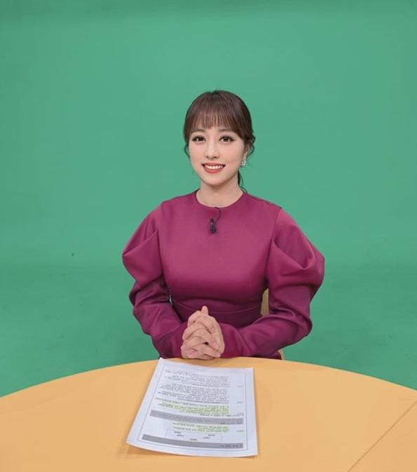 挑戰(zhàn)24小時(shí)不穿內(nèi)衣，韓國(guó)美女主播真空上直播節(jié)目