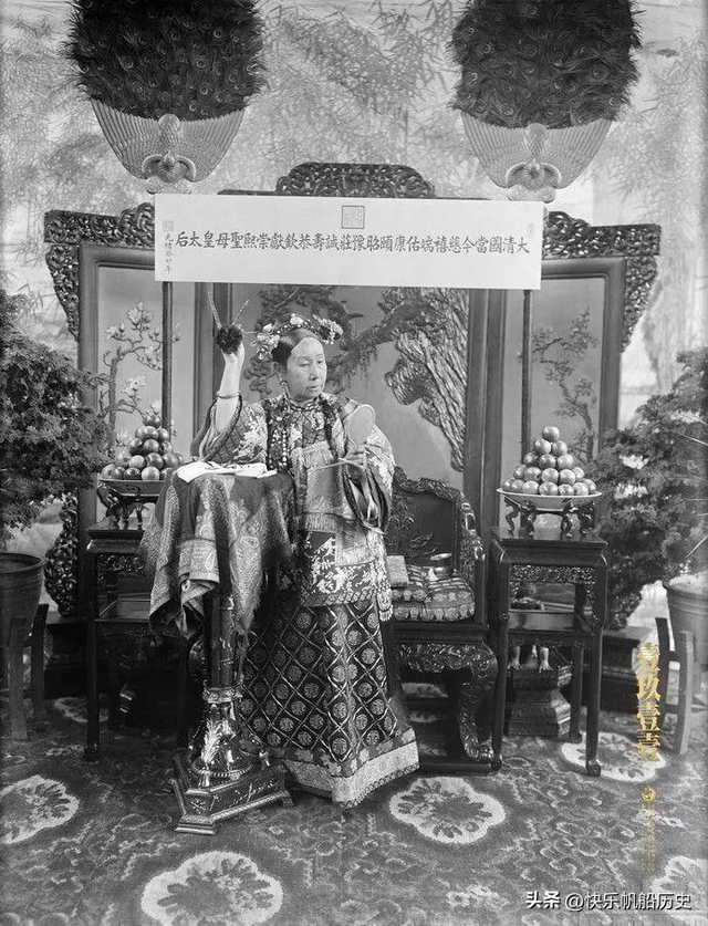 【晚清青樓舊影】女子媚態(tài)撩人，豐乳肥臀，風韻撩心！