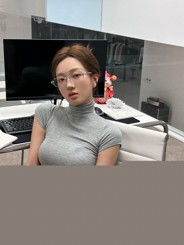 緊身衣長腿美女