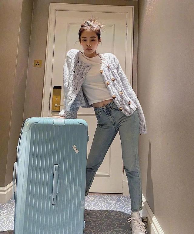 “又奶又兇”人間香奈兒Jennie到底有多美。