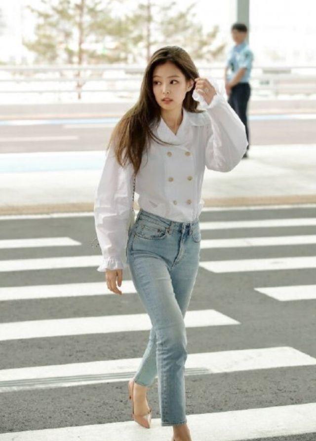 “又奶又兇”人間香奈兒Jennie到底有多美。