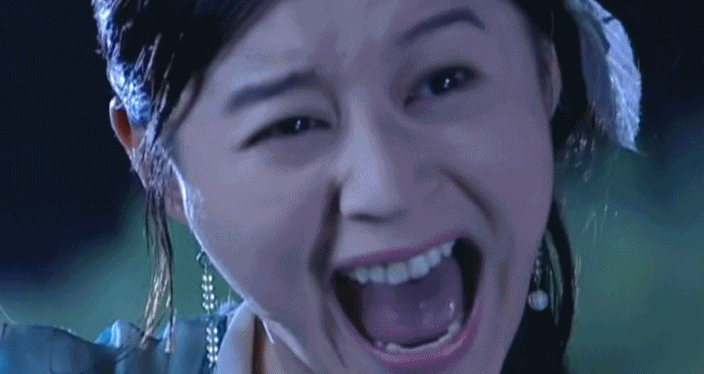 “古靈精怪”別硬演，比起裝嫩、擠眉弄眼，這8位女明星高明的多