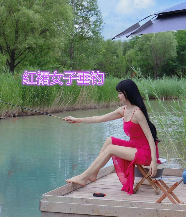 浙江一紅衣女子河邊釣魚，膚白貌美衣著清爽，網(wǎng)友：真不怕蚊子咬