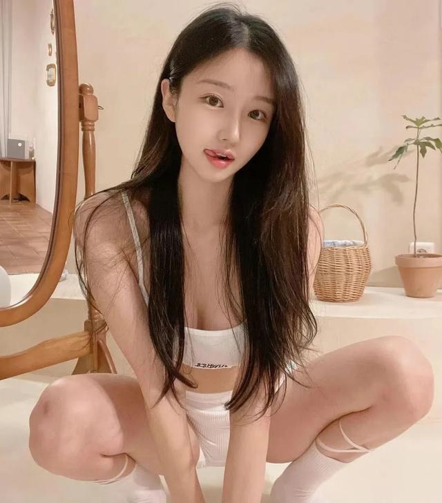 韓國頂級女主播驚艷亮相 清純與性感并存，誰能抵擋得住她的魅力？
