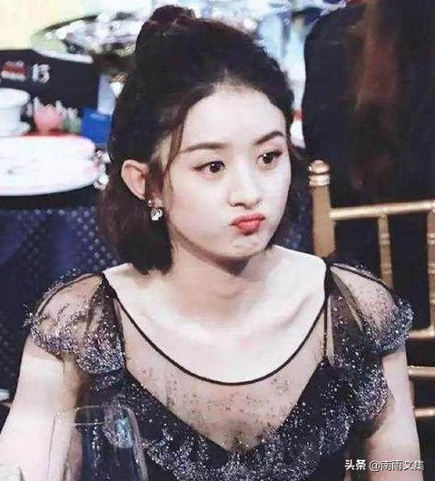 8位女星嘟嘟嘴，迪麗熱巴可愛(ài)，趙麗穎甜美，楊紫俏皮，你喜歡誰(shuí)