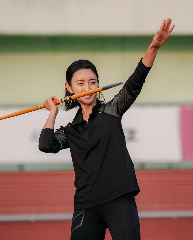 韓國田徑女神爆紅網(wǎng)絡，天使臉魔鬼身材！網(wǎng)友：力量美我愛了