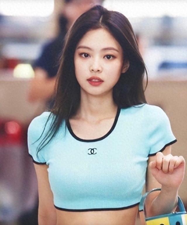 “又奶又兇”人間香奈兒Jennie到底有多美。