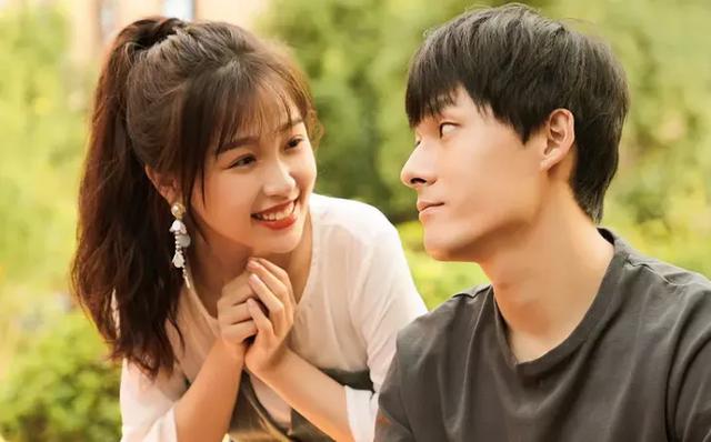 “古靈精怪”別硬演，比起裝嫩、擠眉弄眼，這8位女明星高明的多