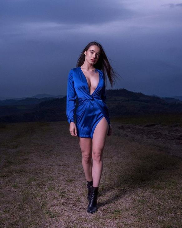 蜜瓜美臀+“胸”猛歐派！意大利辣妹Eleonora性感私照