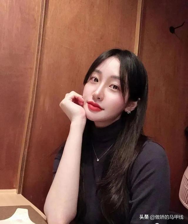 21歲極品翹臀小姐姐自拍曝光，這身材和顏值讓人看了無限舔屏