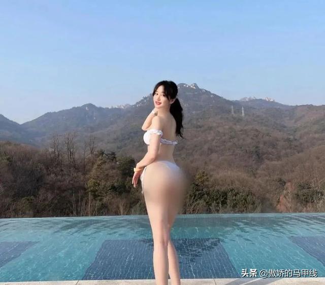 21歲極品翹臀小姐姐自拍曝光，這身材和顏值讓人看了無限舔屏