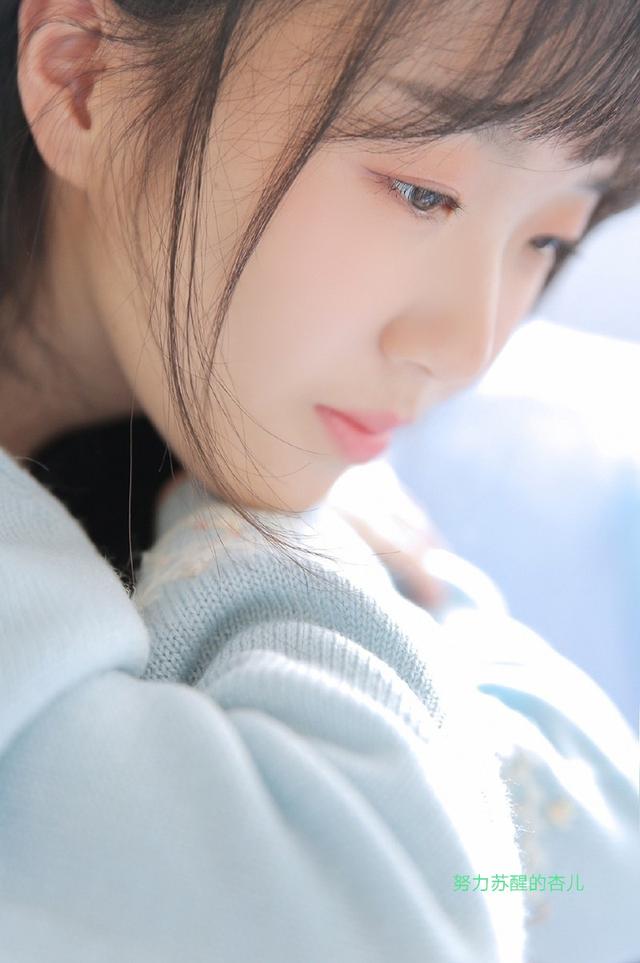 氧氣美女白絲美腿齊p小短裙性感誘惑私房寫真圖片