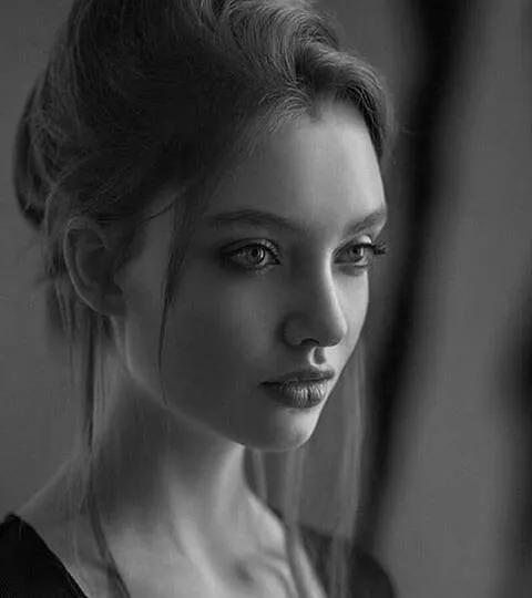 極品自然光美女人像，性感迷人