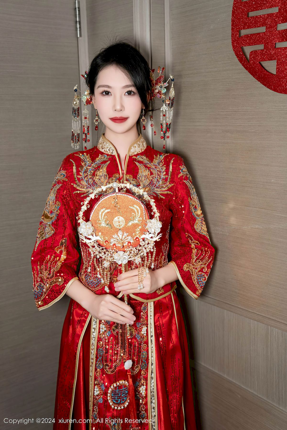 美女模特抖娘利世紅色婚服新婚之夜主題