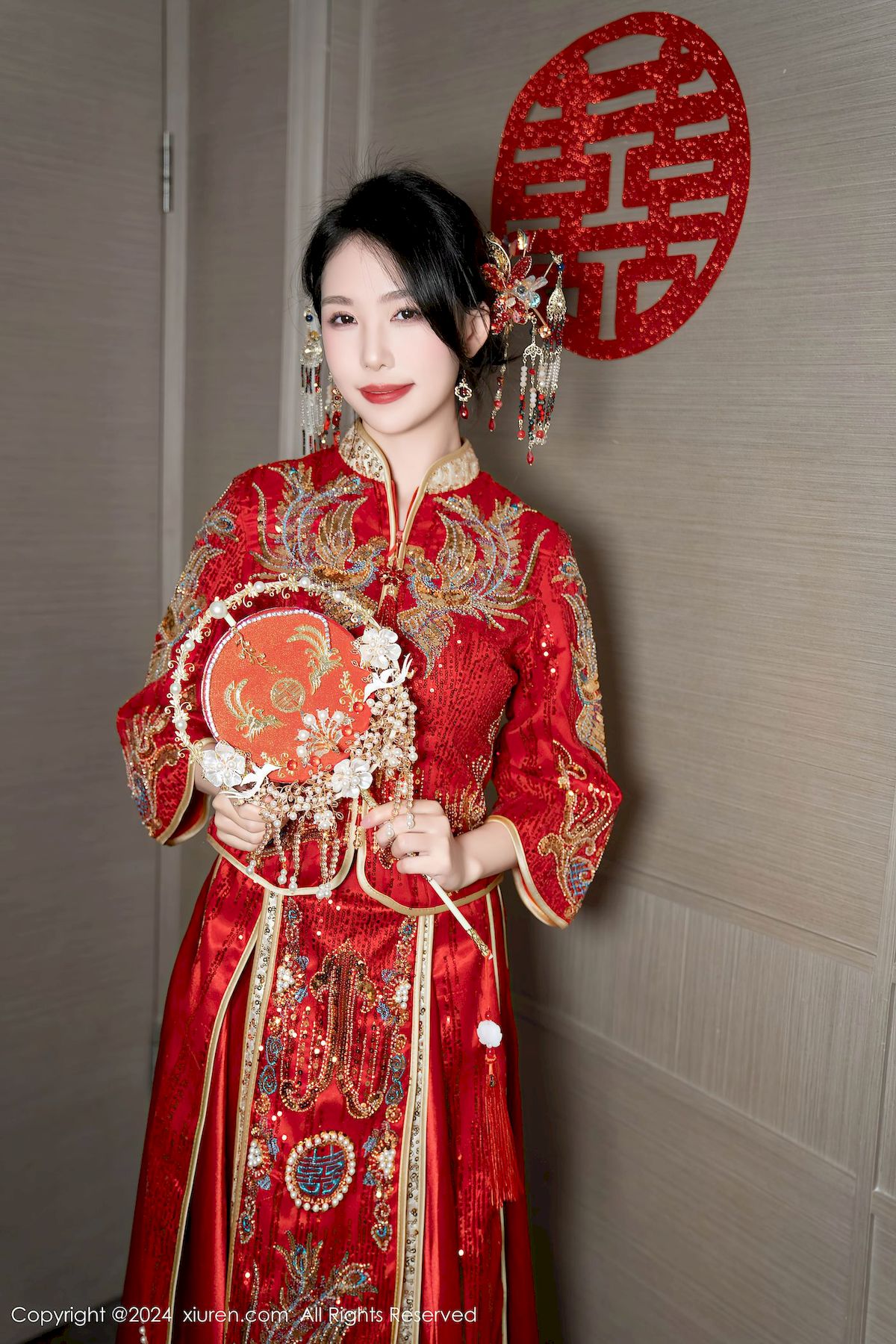 美女模特抖娘利世紅色婚服新婚之夜主題