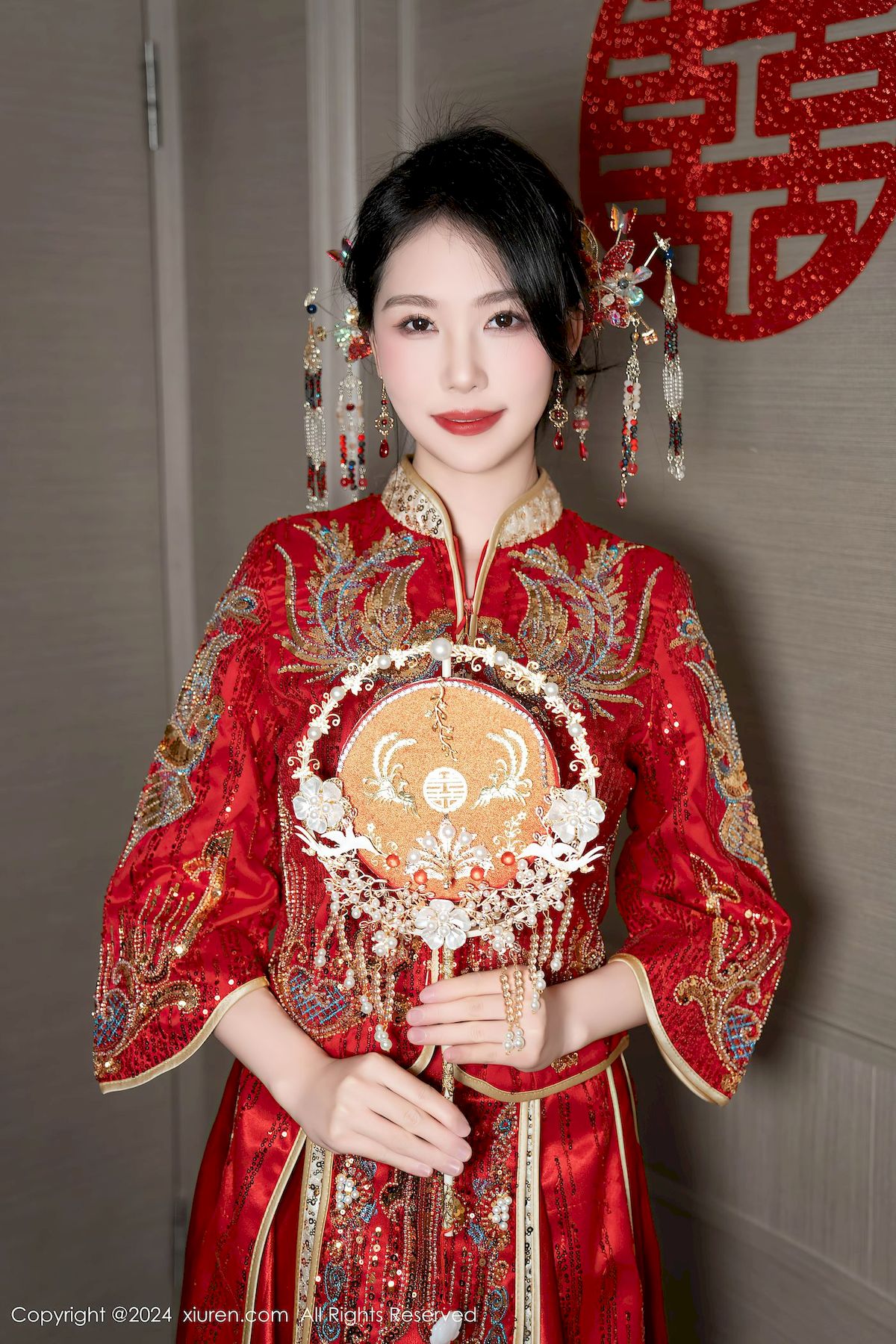 美女模特抖娘利世紅色婚服新婚之夜主題