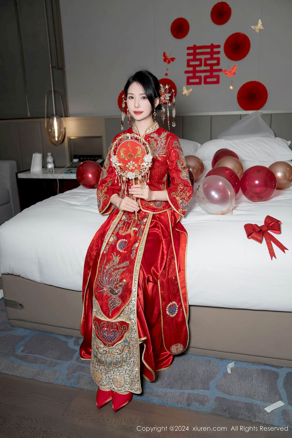 美女模特抖娘利世紅色婚服新婚之夜主題