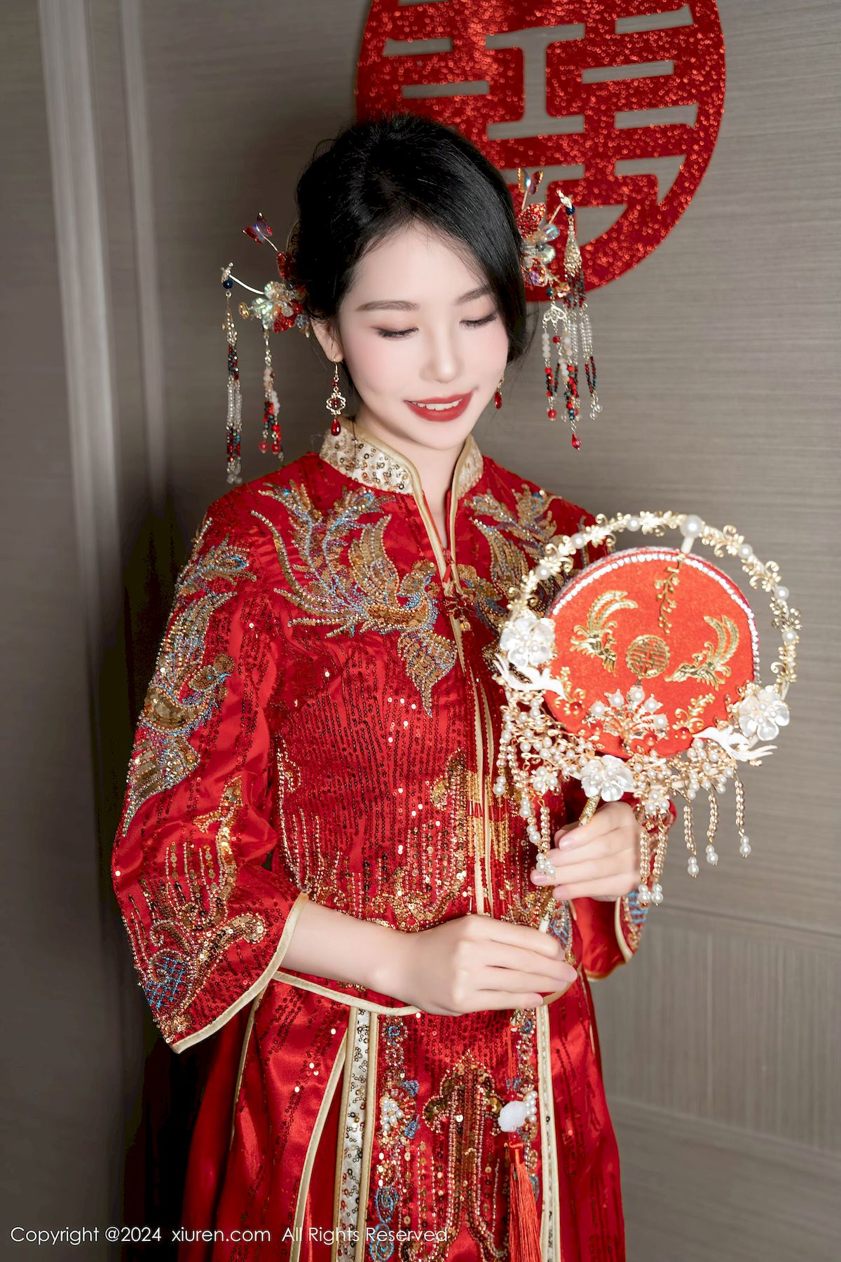美女模特抖娘利世紅色婚服新婚之夜主題
