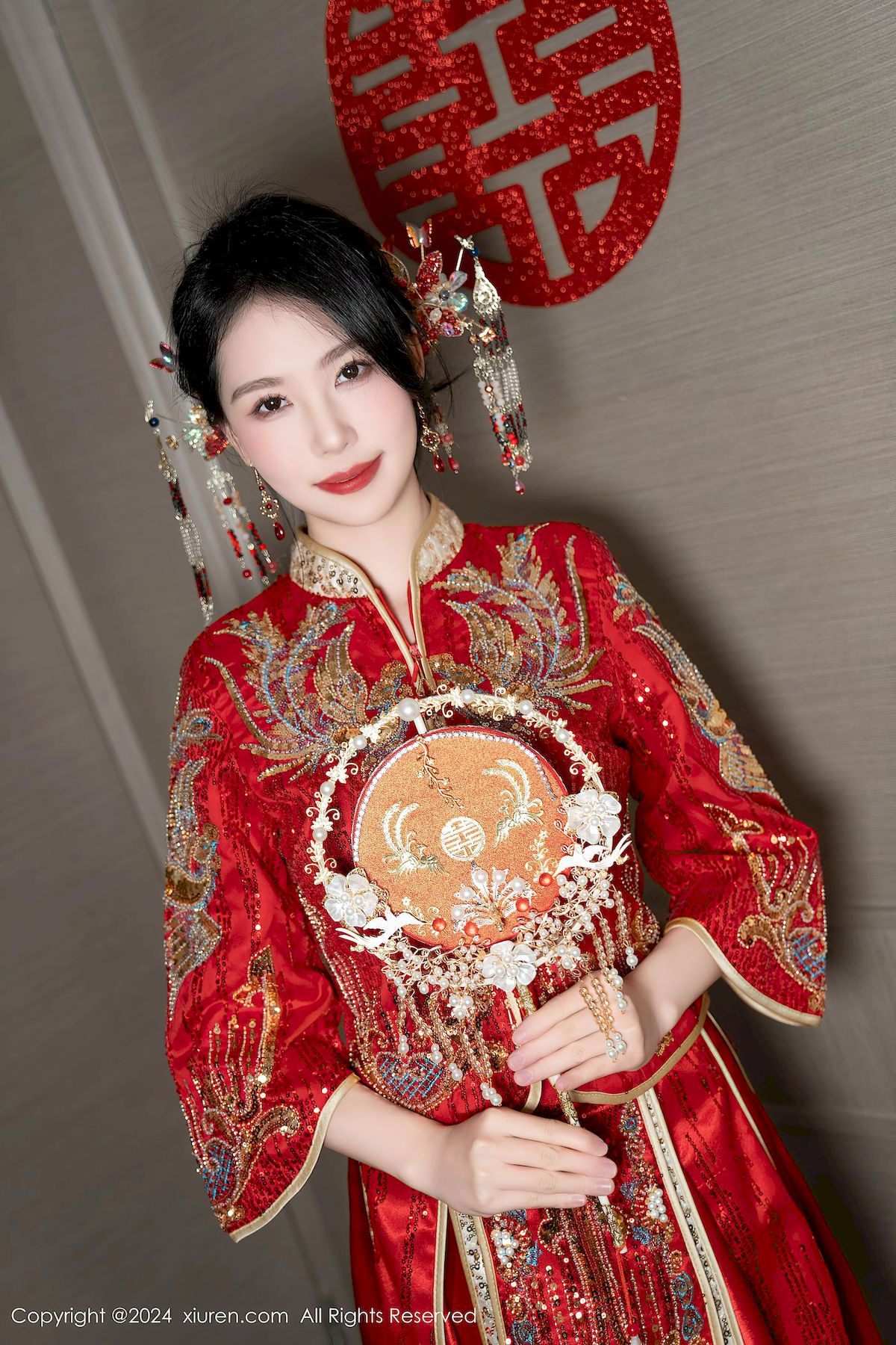 美女模特抖娘利世紅色婚服新婚之夜主題