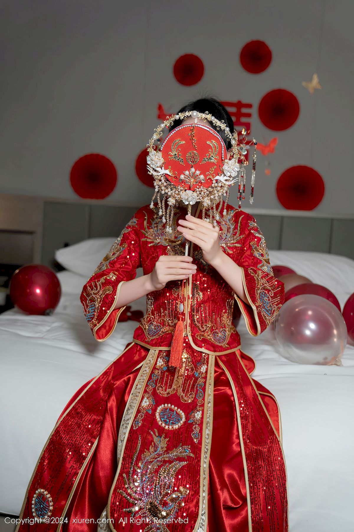 美女模特抖娘利世紅色婚服新婚之夜主題