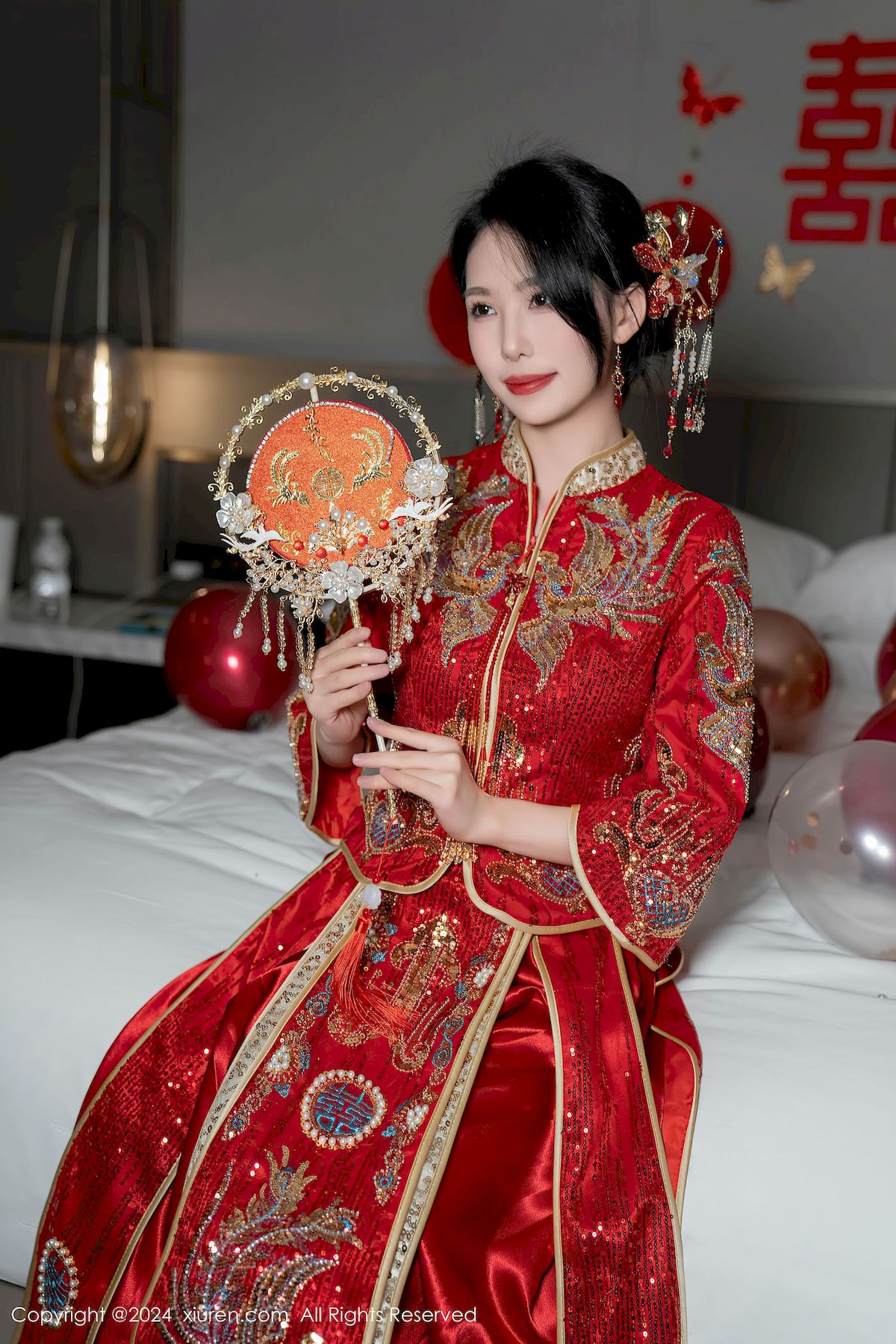 美女模特抖娘利世紅色婚服新婚之夜主題