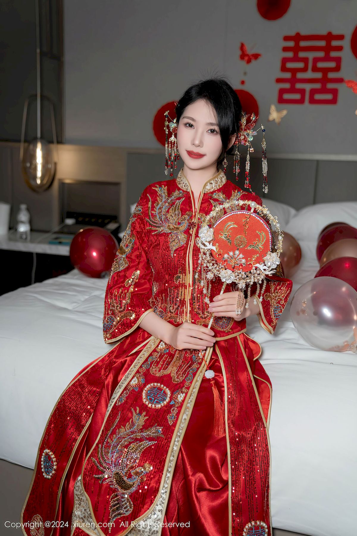 美女模特抖娘利世紅色婚服新婚之夜主題
