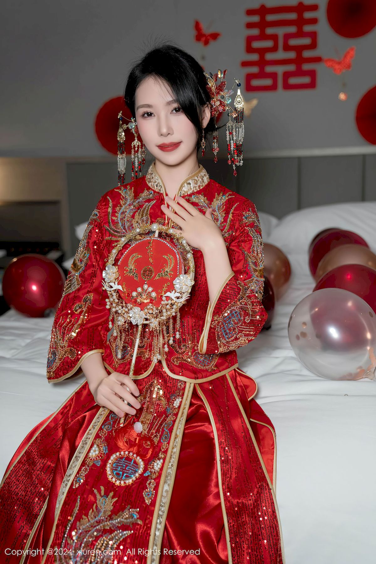 美女模特抖娘利世紅色婚服新婚之夜主題