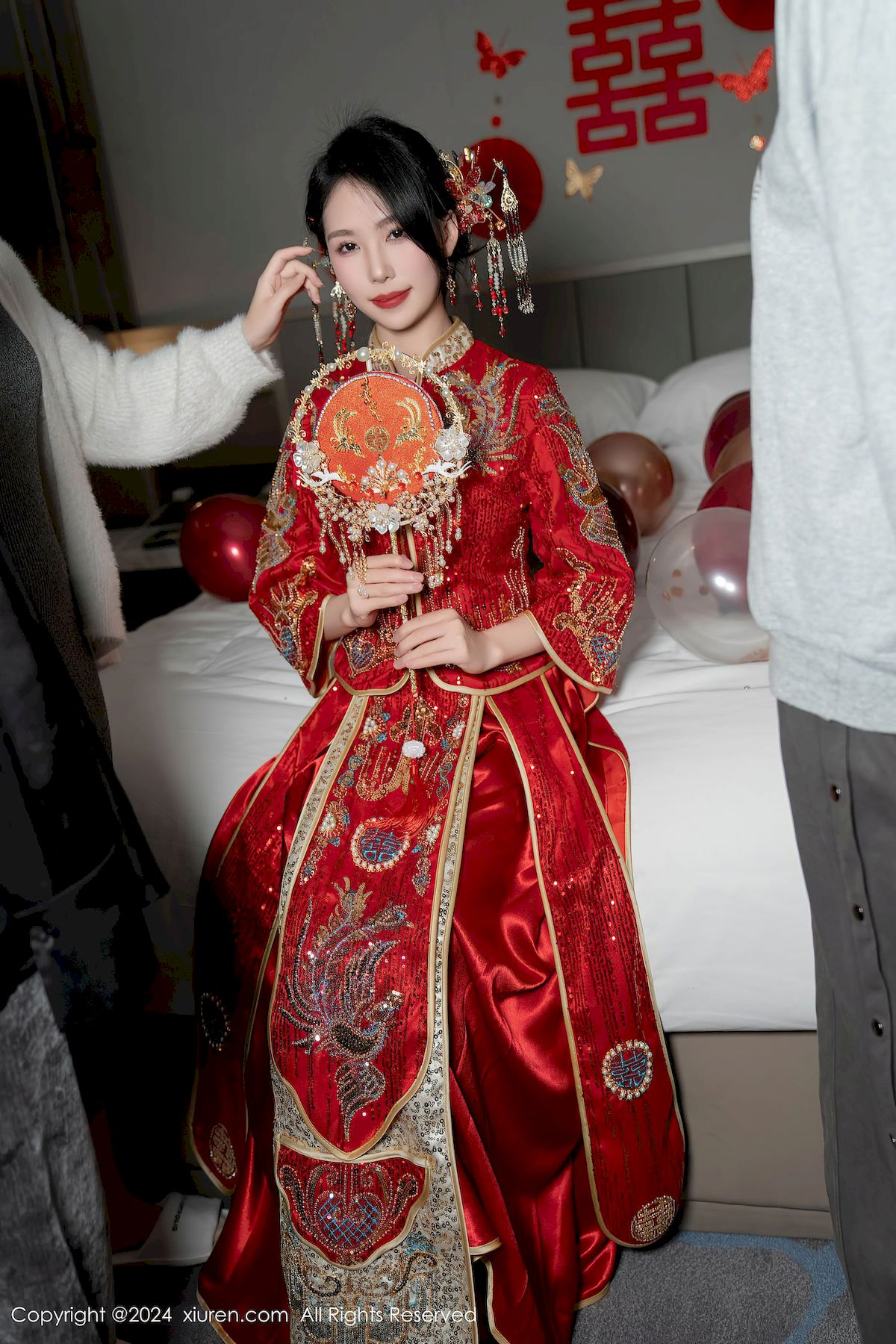 美女模特抖娘利世紅色婚服新婚之夜主題