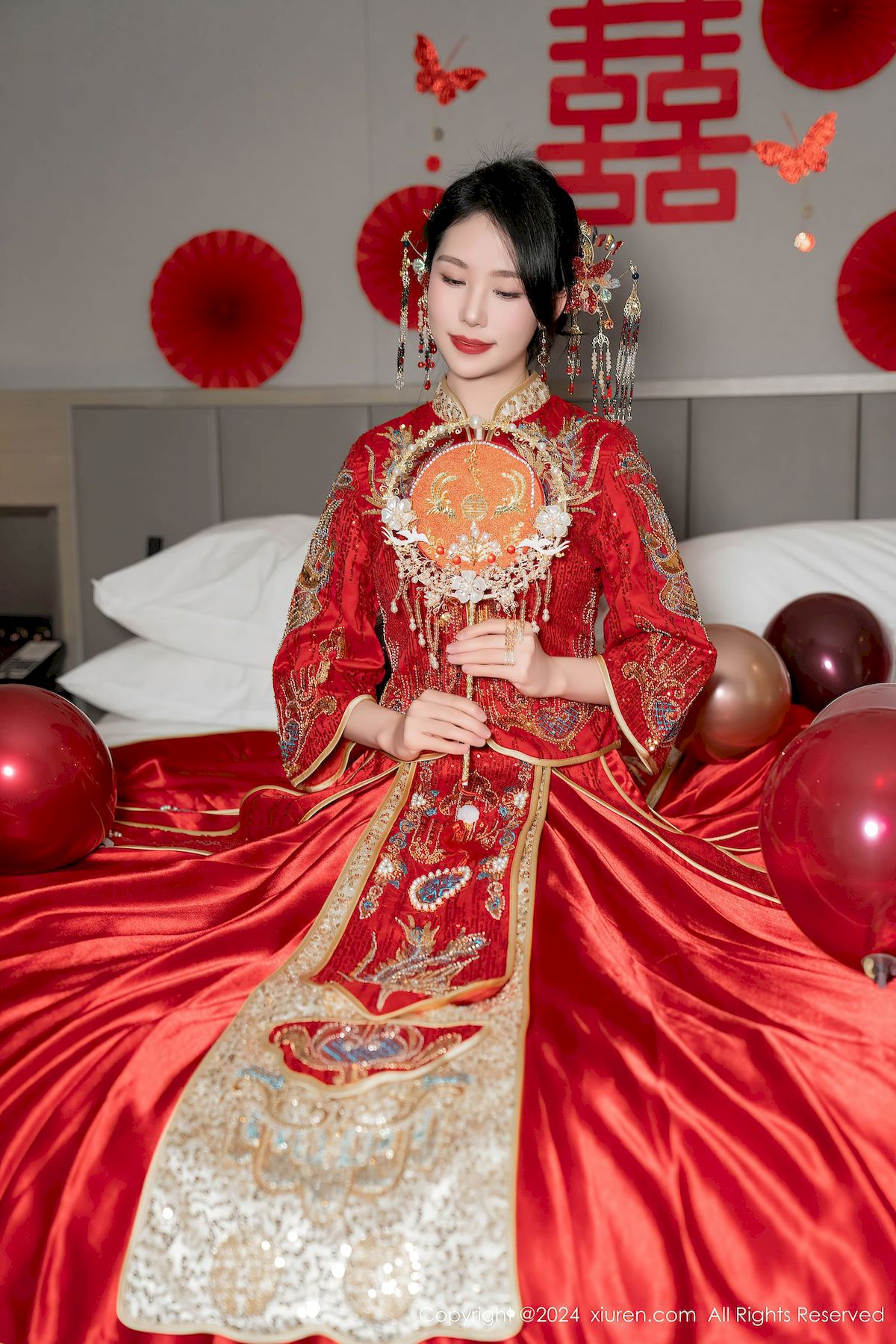 美女模特抖娘利世紅色婚服新婚之夜主題